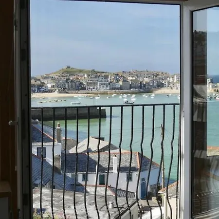 Harbour View House * St Ives